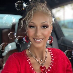 Meet your Posher, Kari